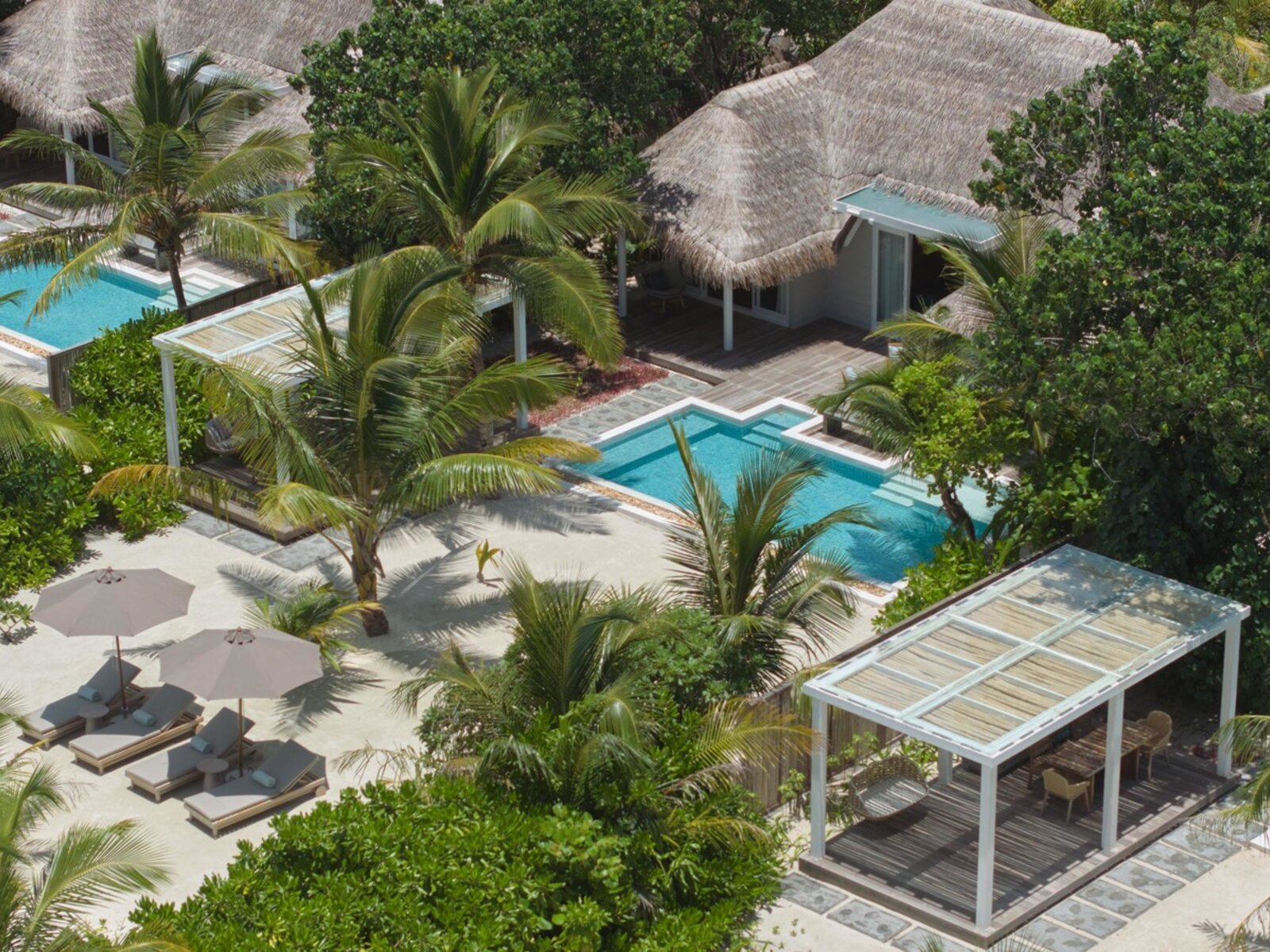 Wohnbeispiel Two Bedroom Beach Suite with Pool