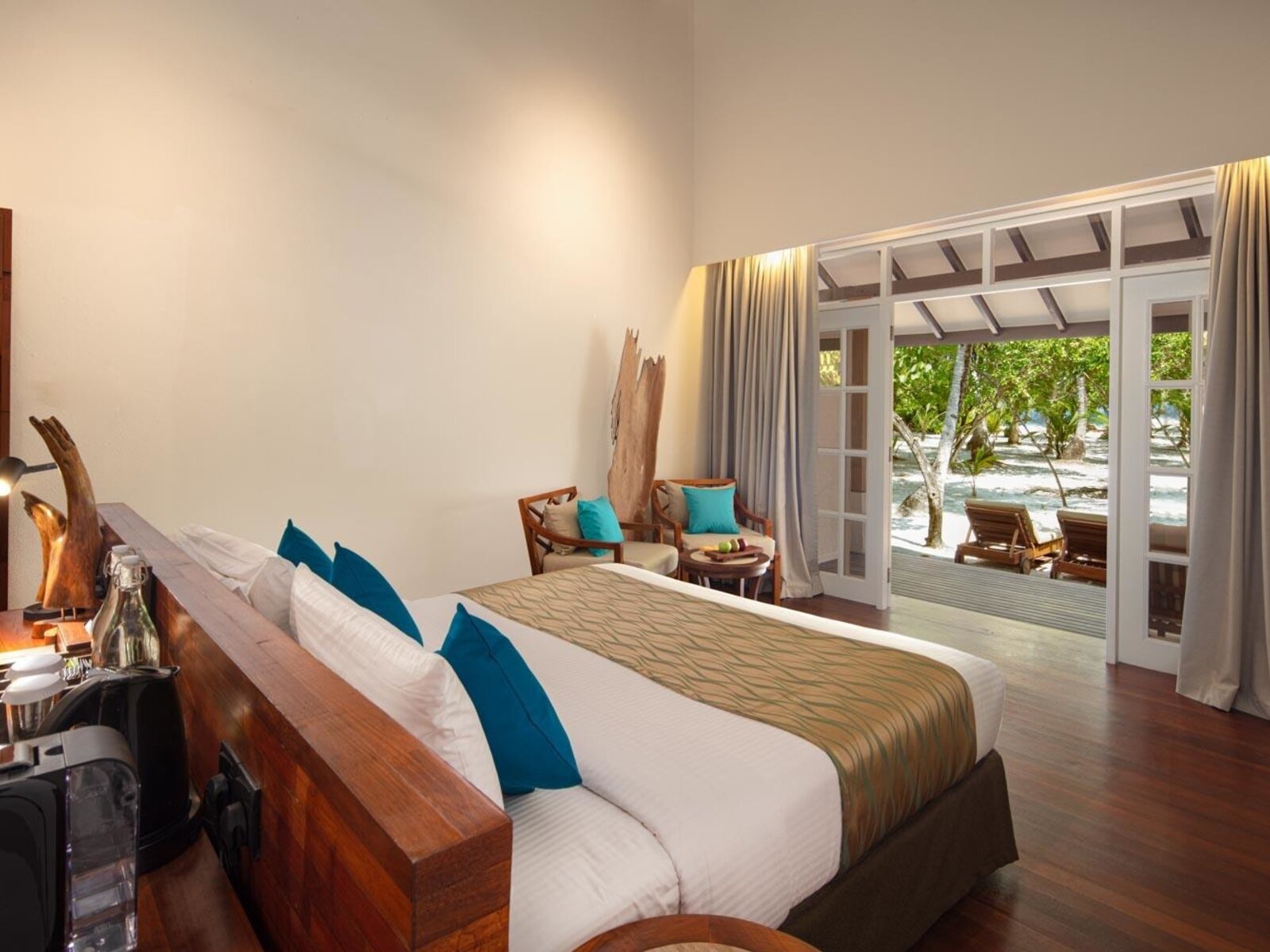 Wohnbeispiel Deluxe Jacuzzi Beach Villa