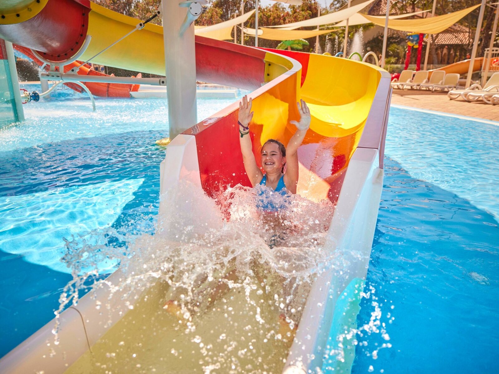 Kids Splash Area mit 5 Wasserrutschen