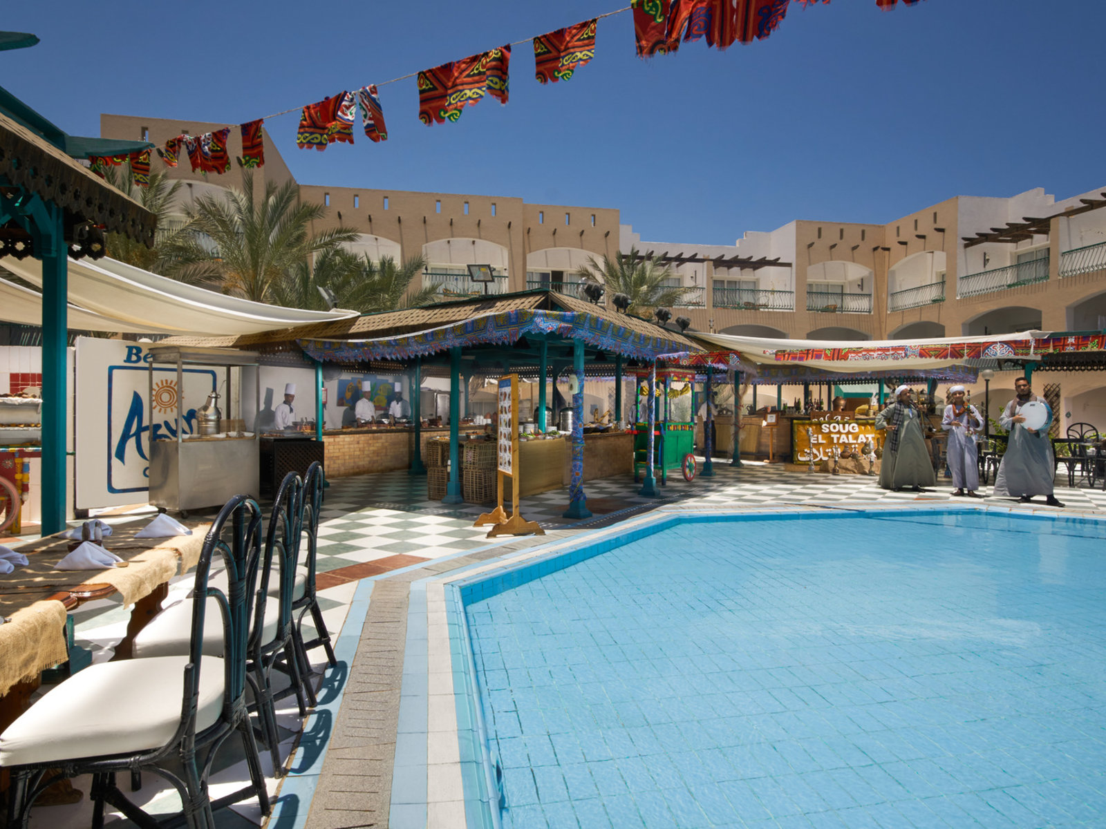 Pool Bar