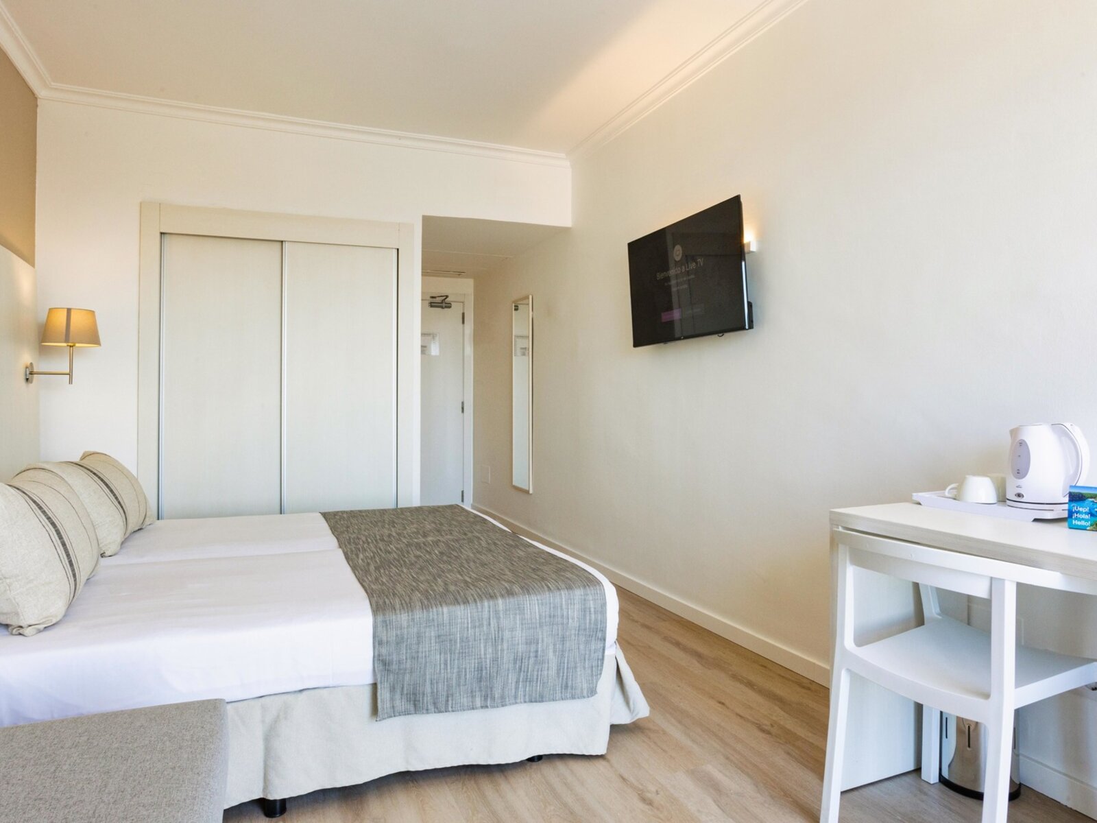 Wohnbeispiel Double Room Max Capacity 2+2