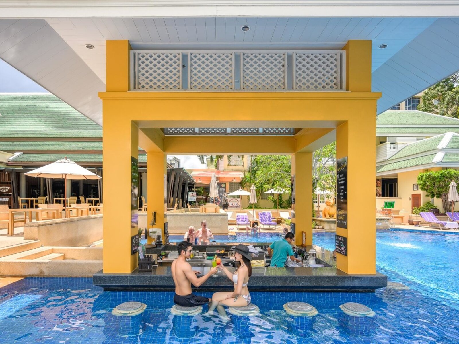Busakorn Swim Up Bar