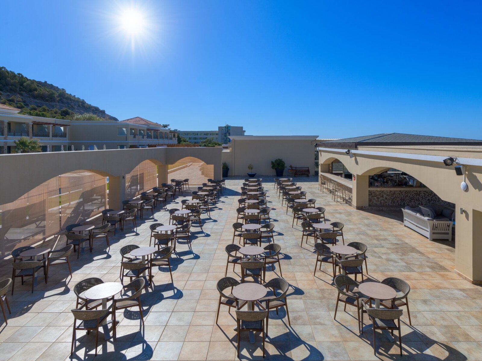 LUNA PANORAMIC BAR