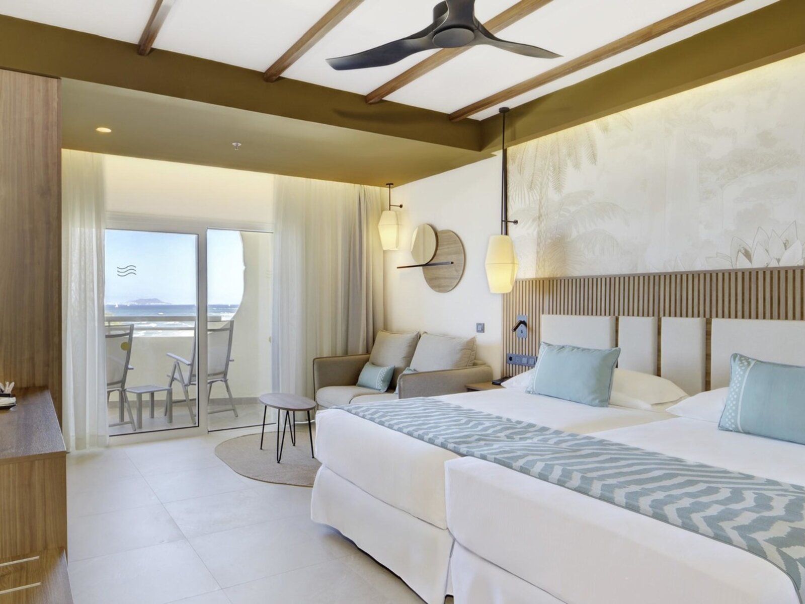 Wohnbeispiel Junior Suite with Sea View Refurbished („AI-generated“)
