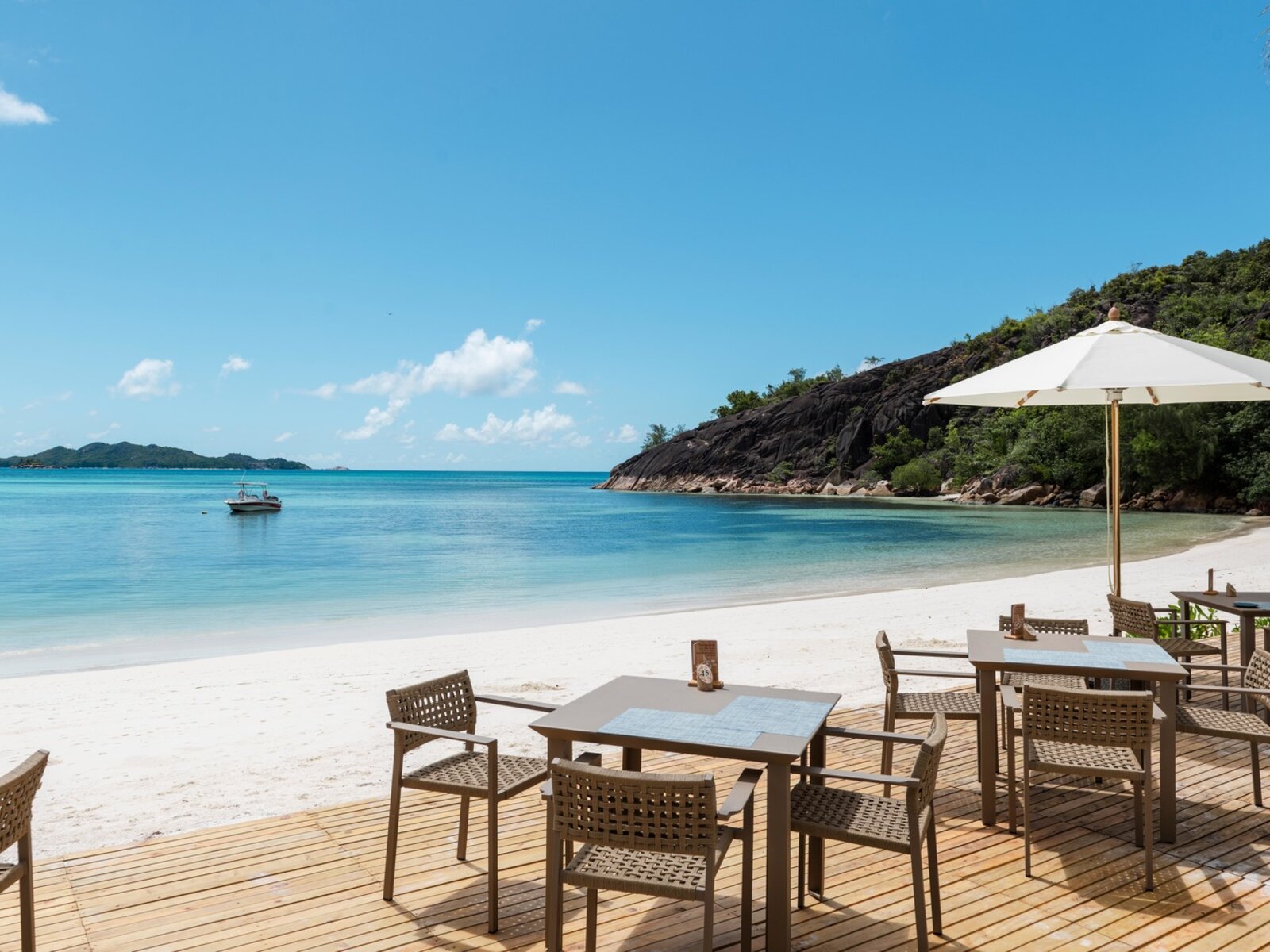La Gigolette Beachfront Restaurant