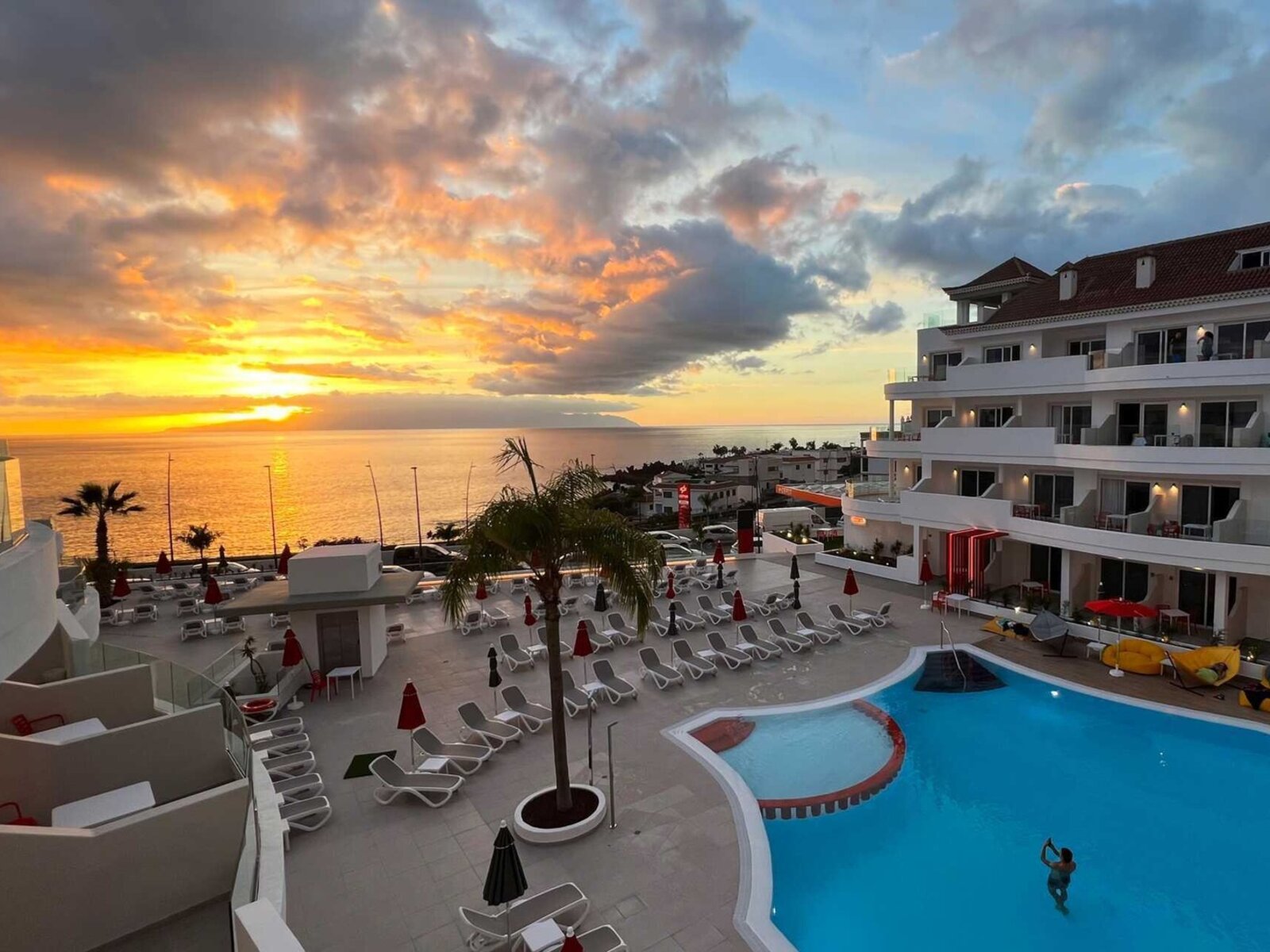 MAIN POOL