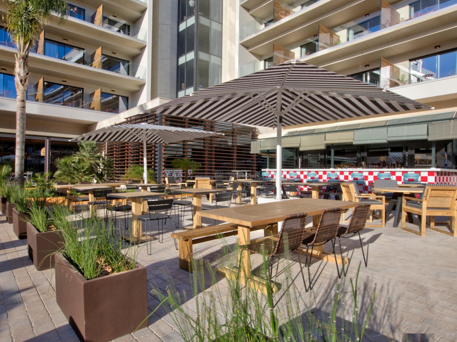 Aire Pool Bar