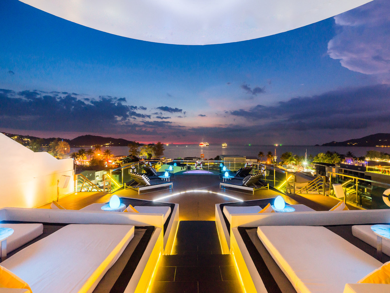 KEE Sky Lounge