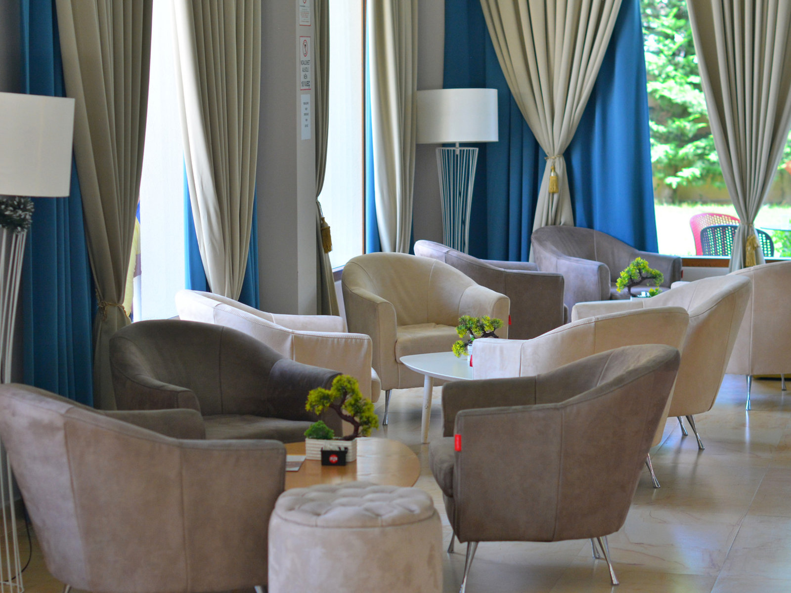 Lobby Bar