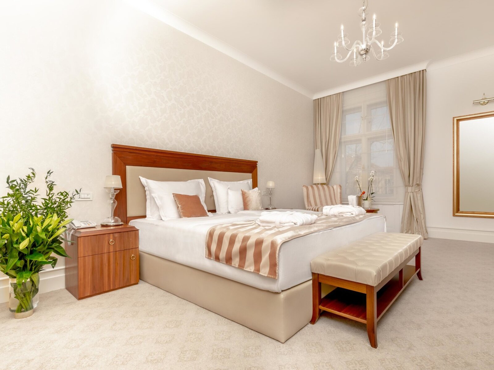 Wohnbeispiel Doppelzimmer (1 oder 2 Betten) DELUXE-ZIMMER MIT STADTBLICK
