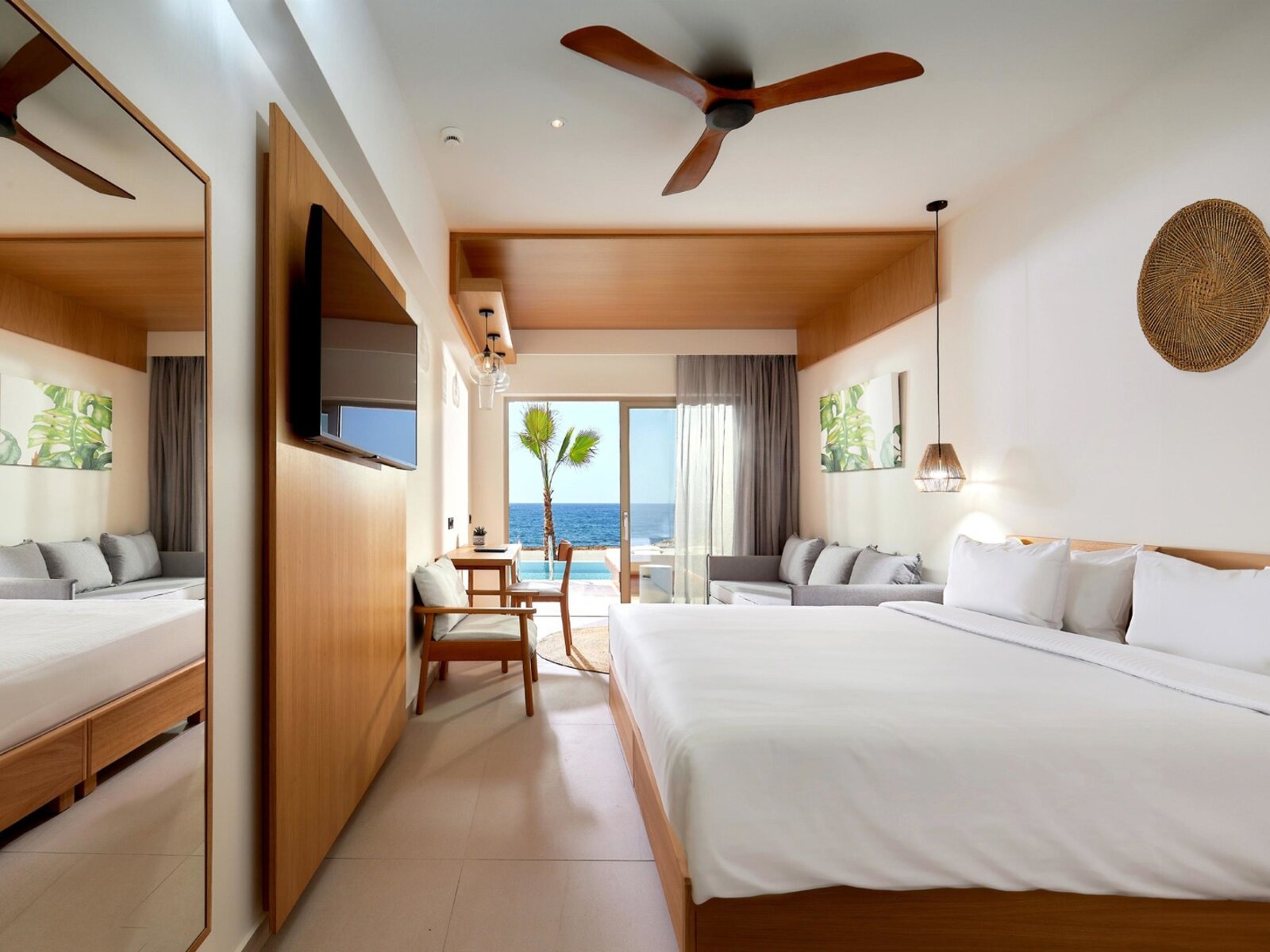 Superior Swim up Sea View Room