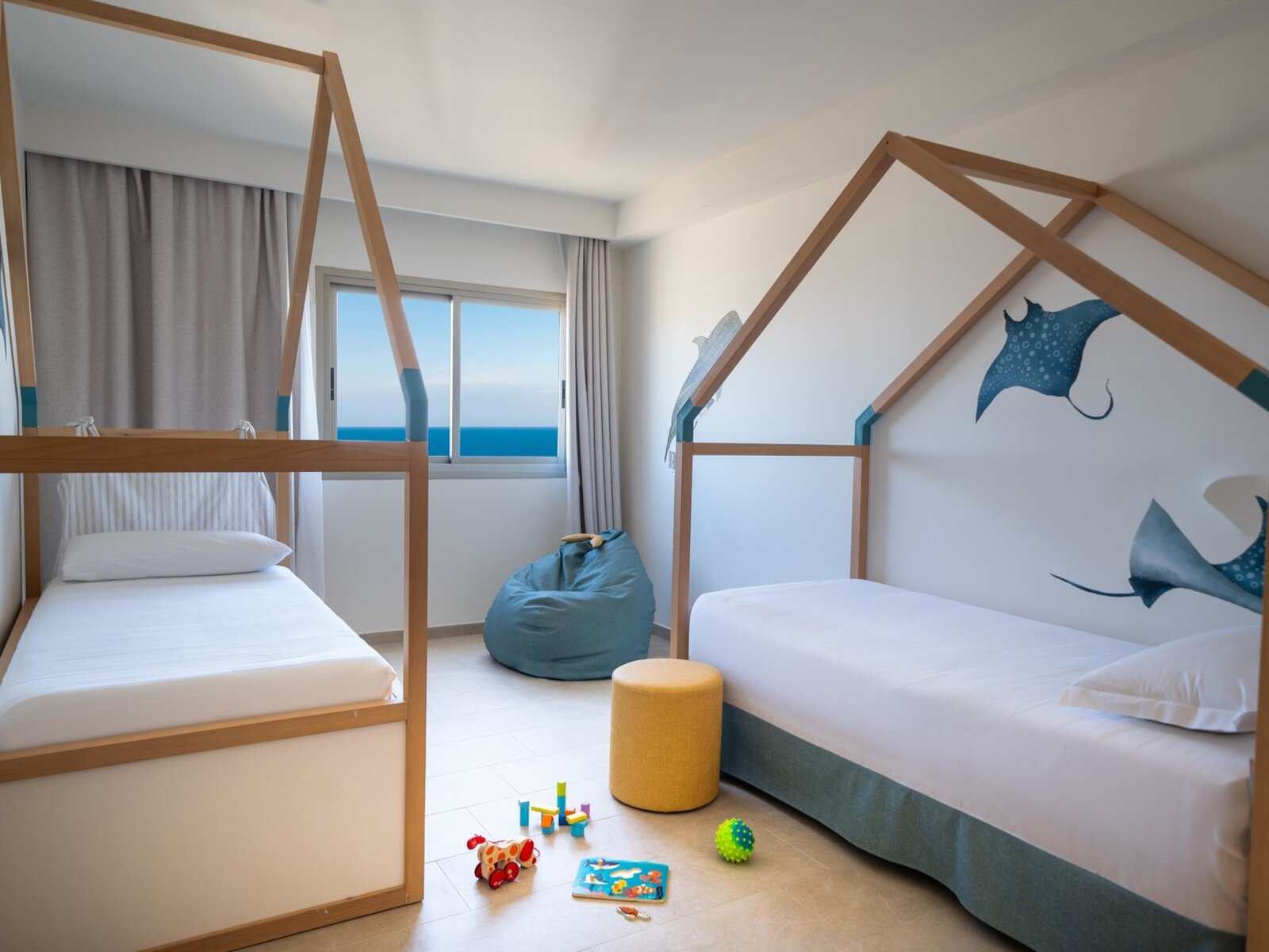 Wohnbeispiel Family Suite Sea View Priority Location