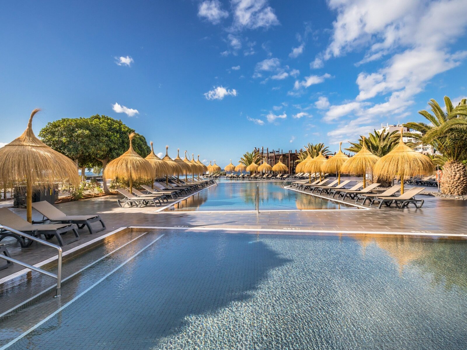Pool 5 (Plaza)