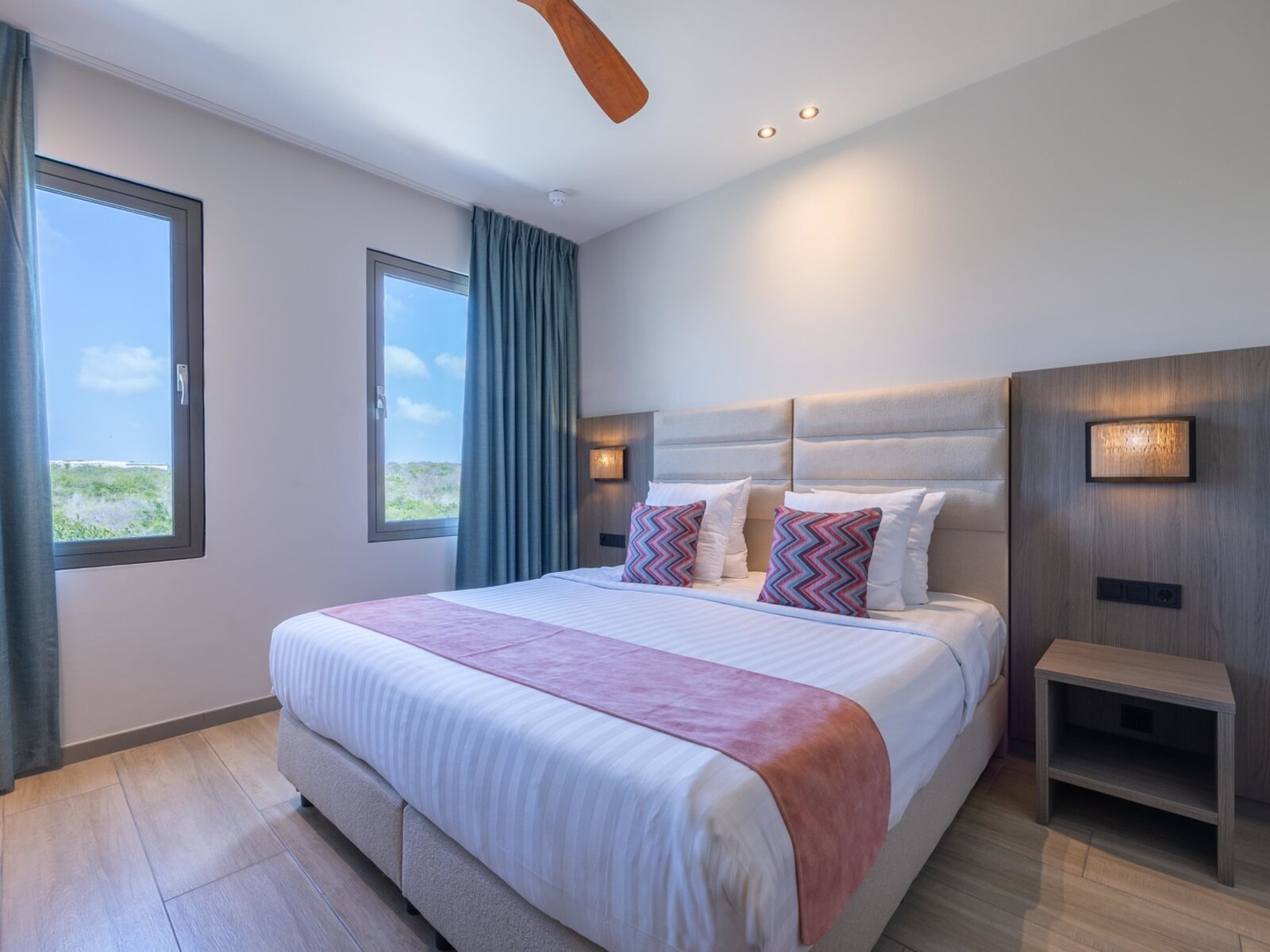 Wohnbeispiel 2-BEDROOM DELUXE SUITE