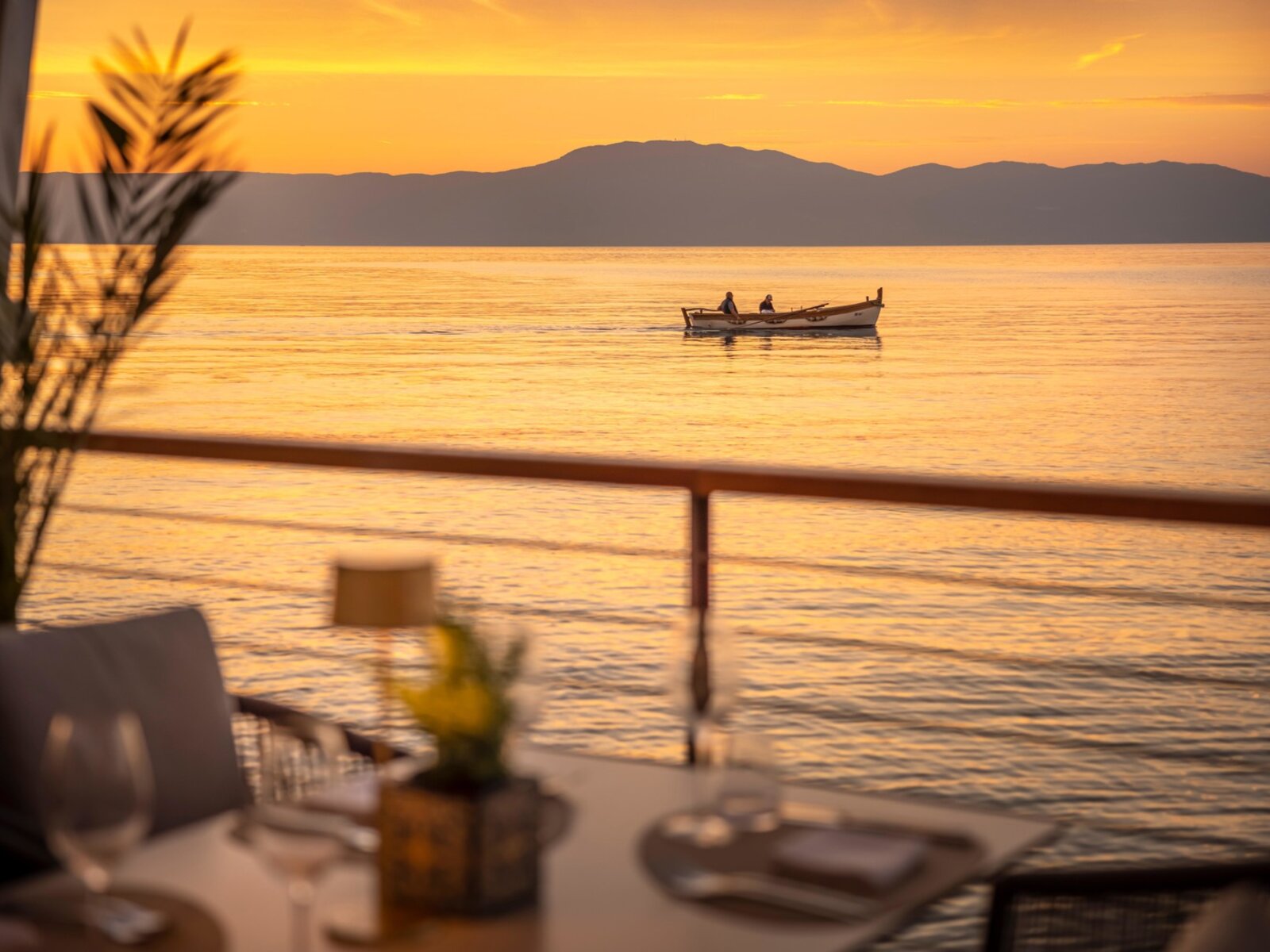 7 Seas Restaurant & Bar