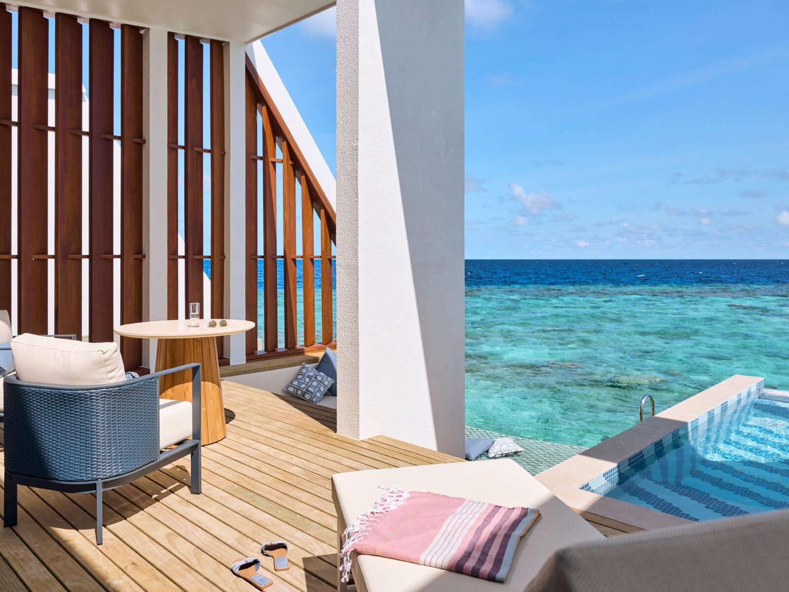Wohnbeispiel Exclusive Reef Water Villa Pool