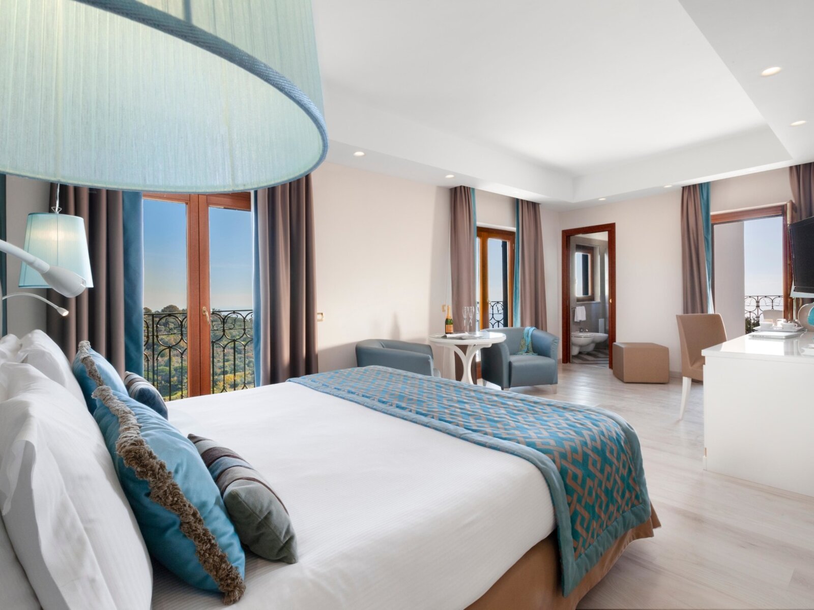 Wohnbeispiel OCCHIO MARINO SUPERIOR LIMITED SEA VIEW BALCONY