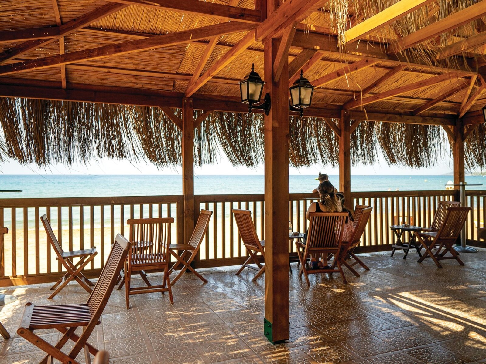 BEACH BAR