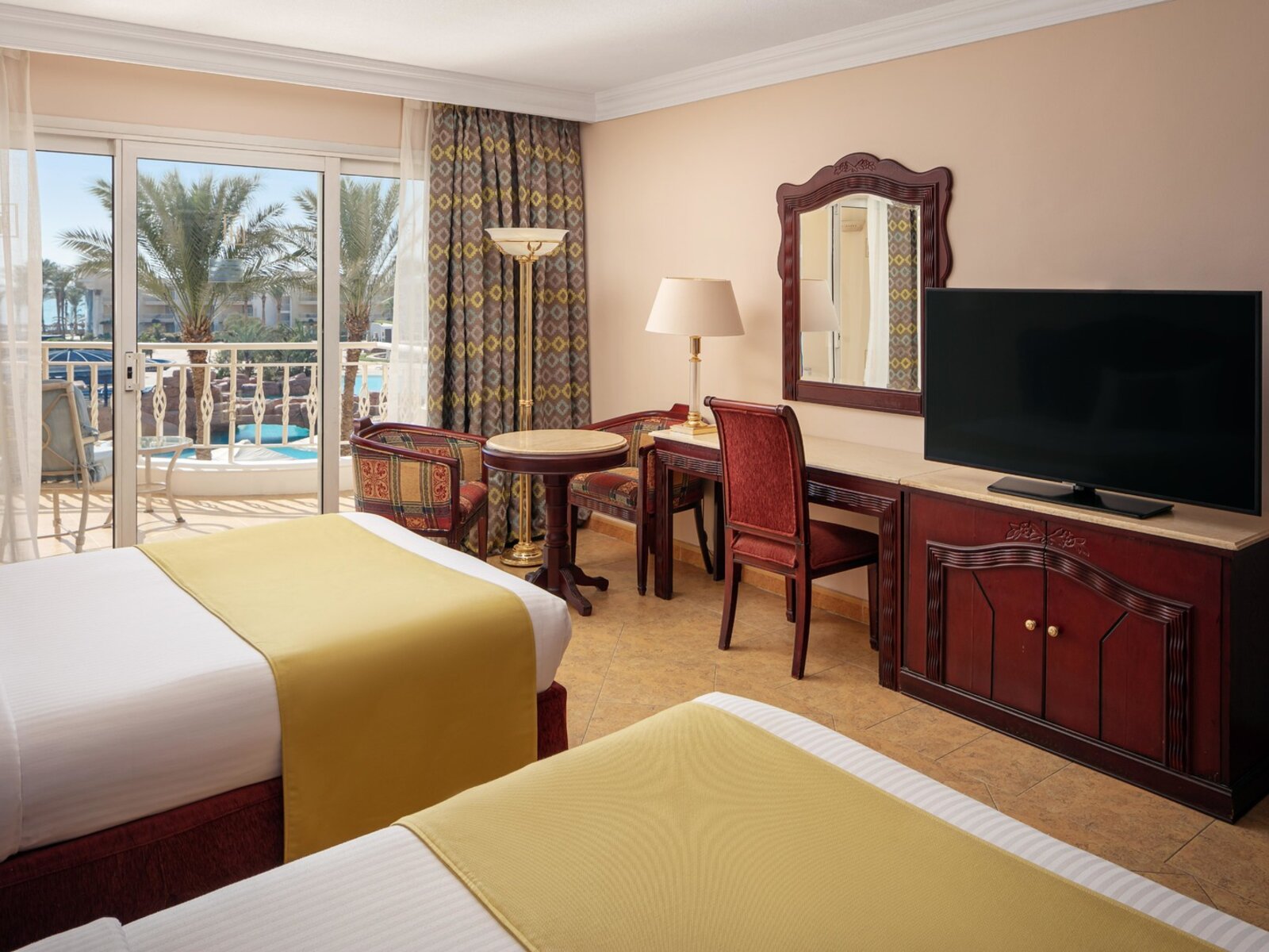 Wohnbeispiel Superior Pool View Room