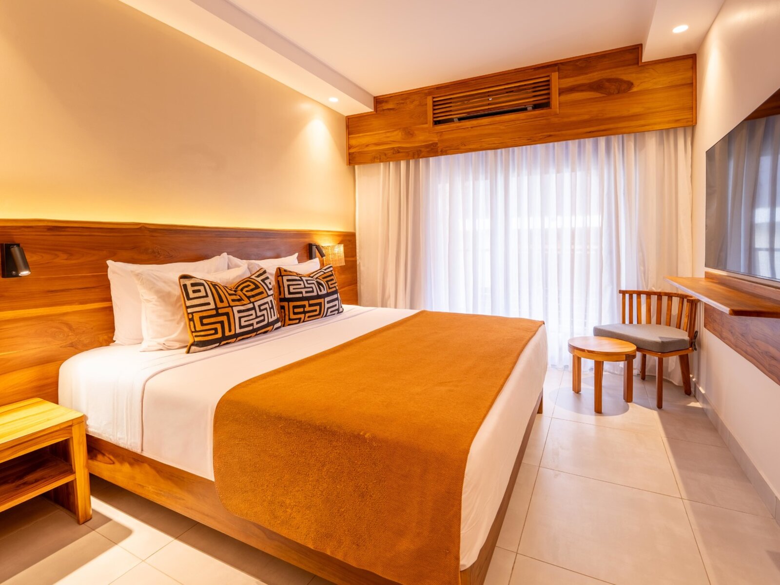 Wohnbeispiel Junior Suite Pool and Ocean View King Bed