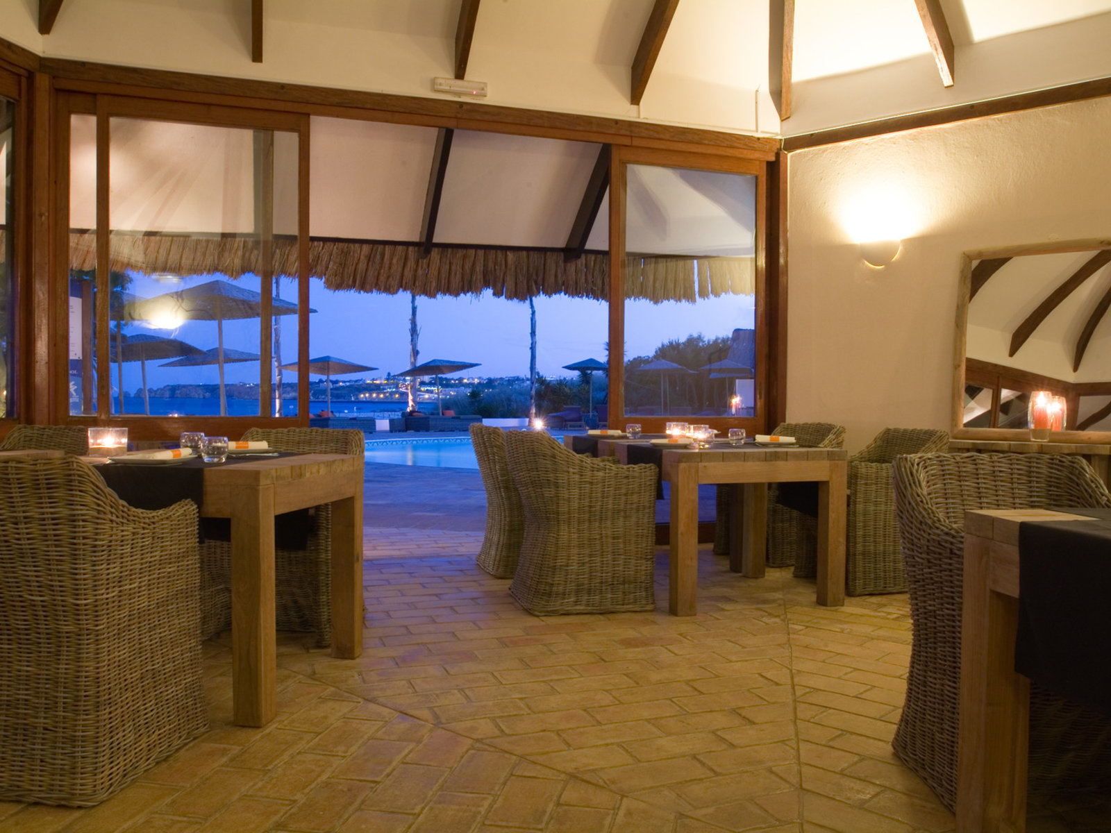 Duna Beach Restaurant & Bar