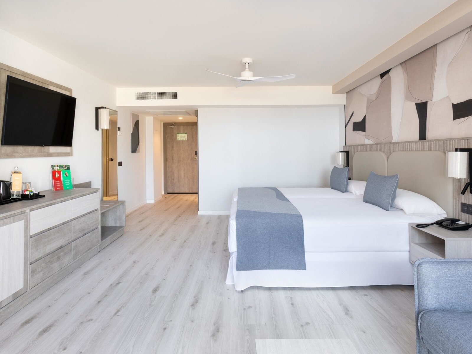 Wohnbeispiel Double Room with Sea View Accessible