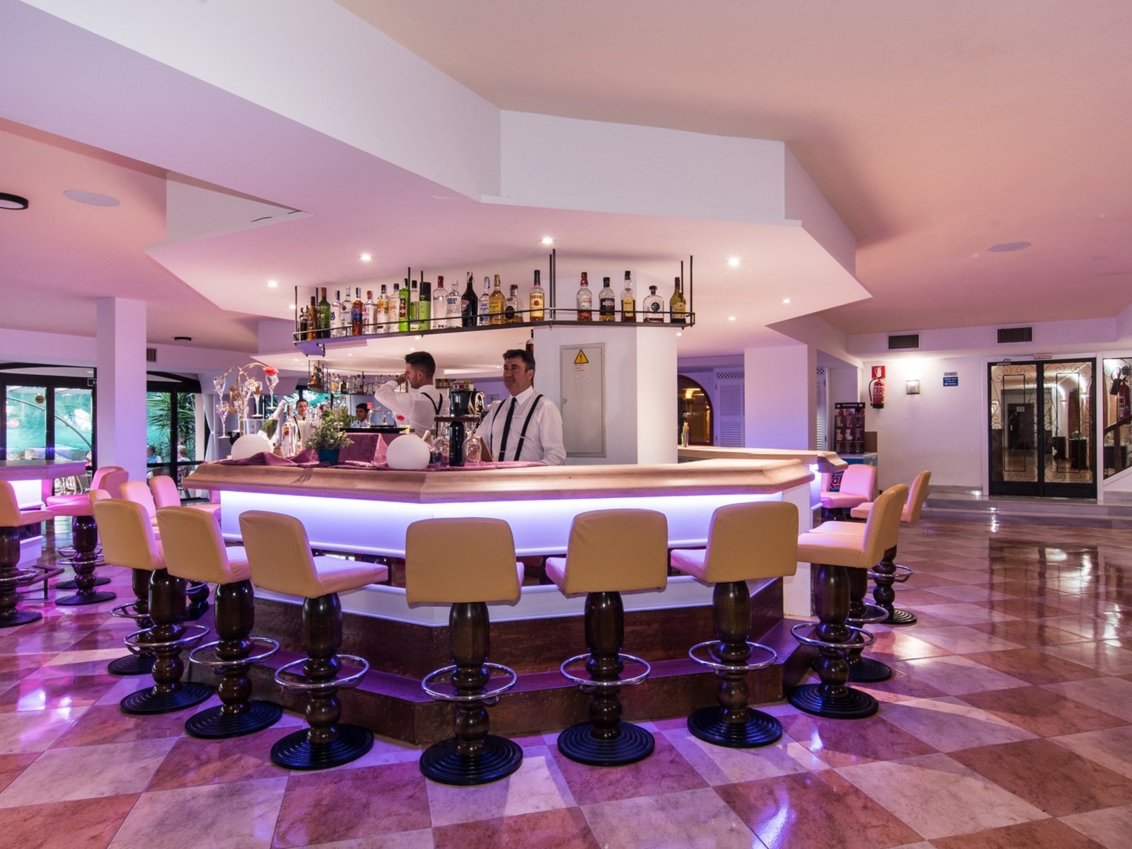 Bar
