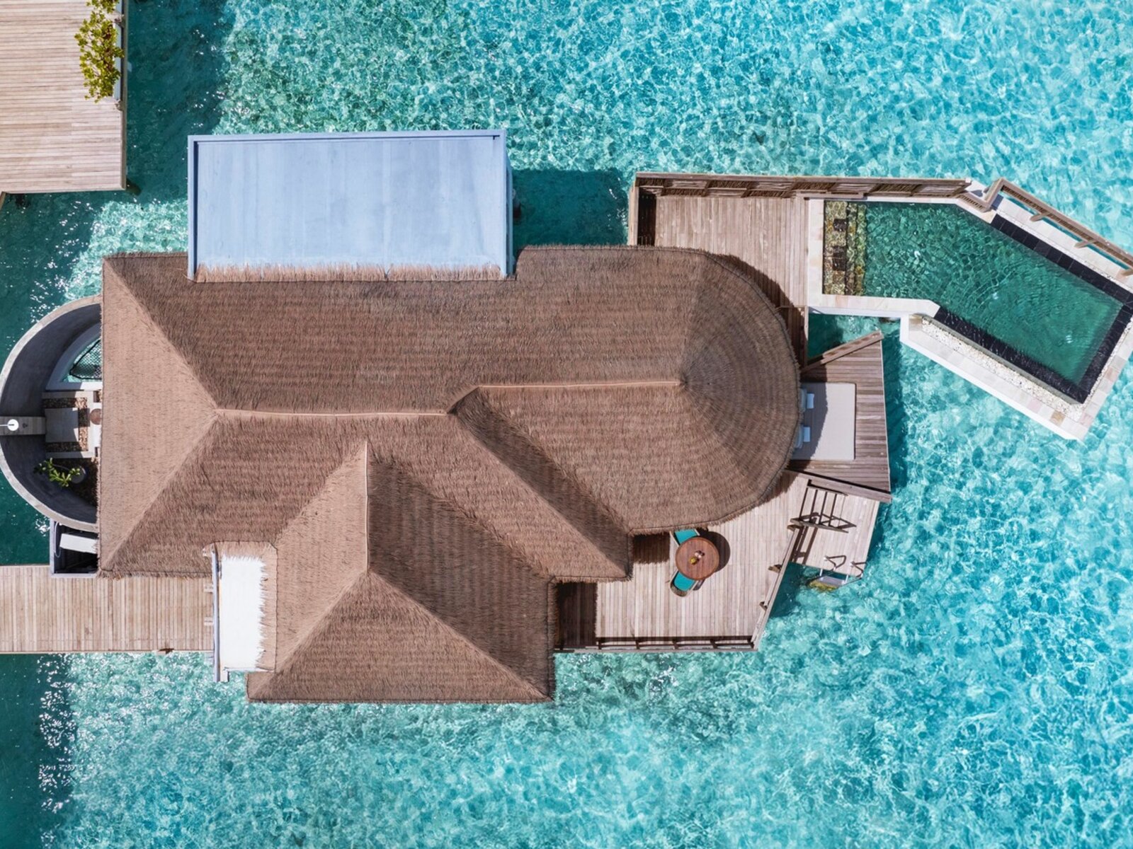 Wohnbeispiel Family Water Villa with Pool