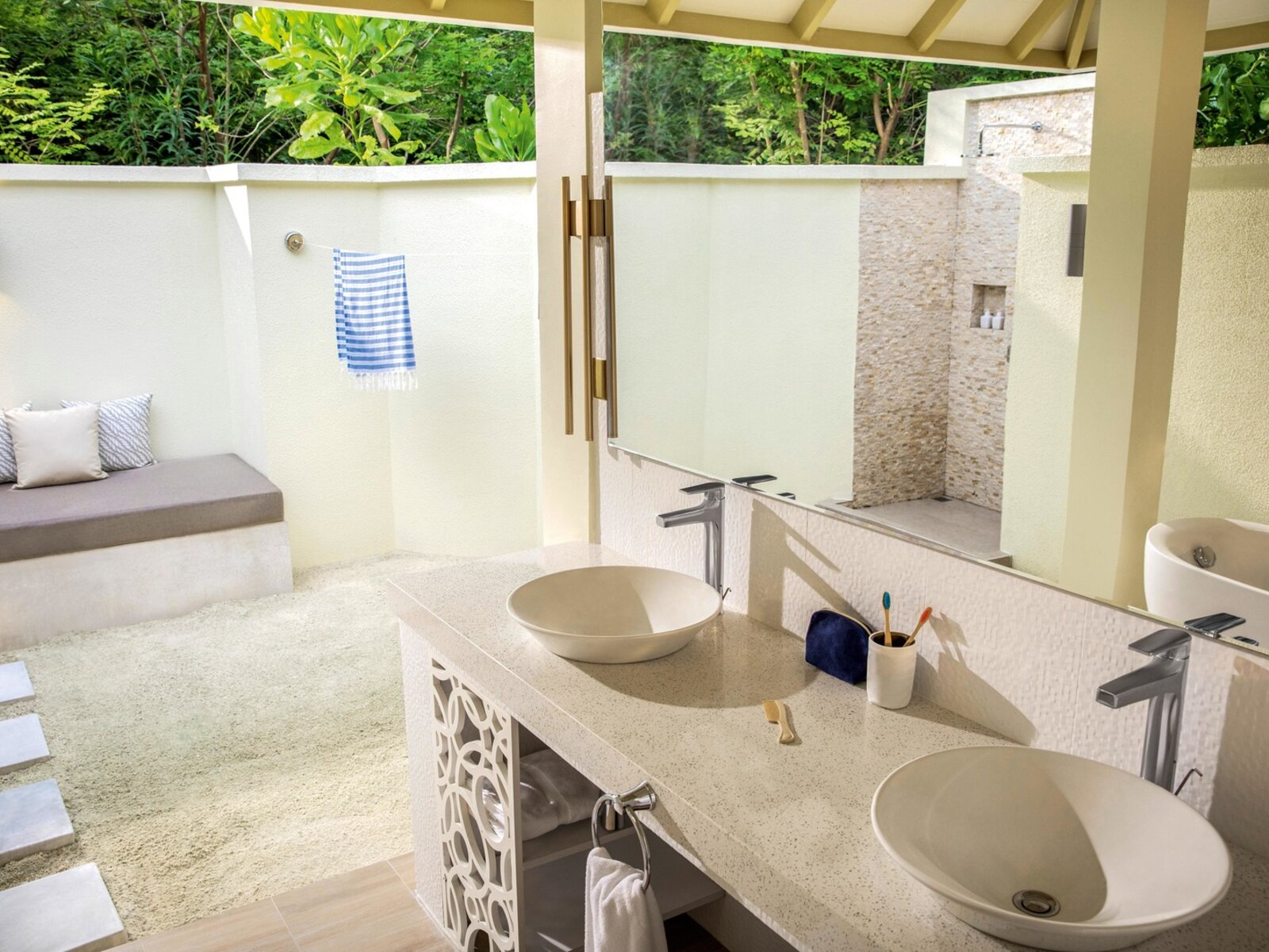 Wohnbeispiel Romantic Beach Villa with Pool