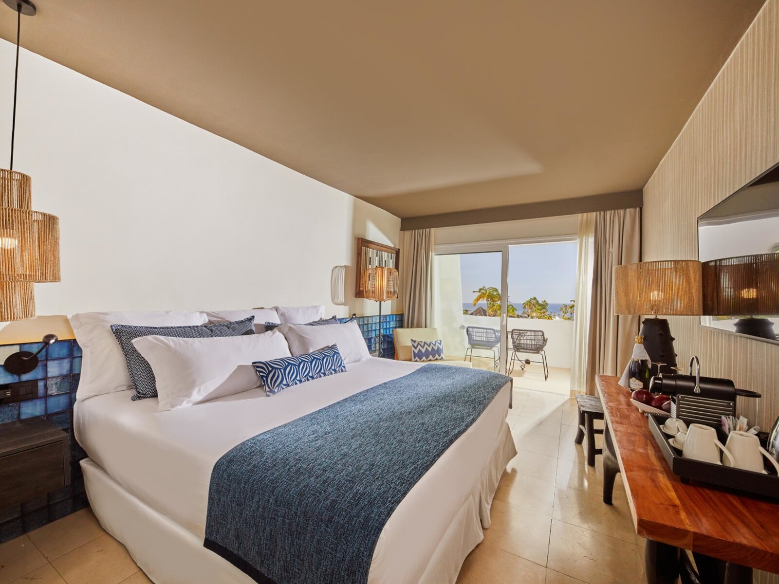 PREFERRED CLUB DOUBLE SEAVIEW