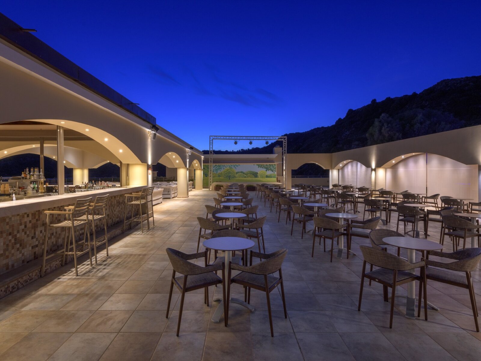 LUNA PANORAMIC BAR