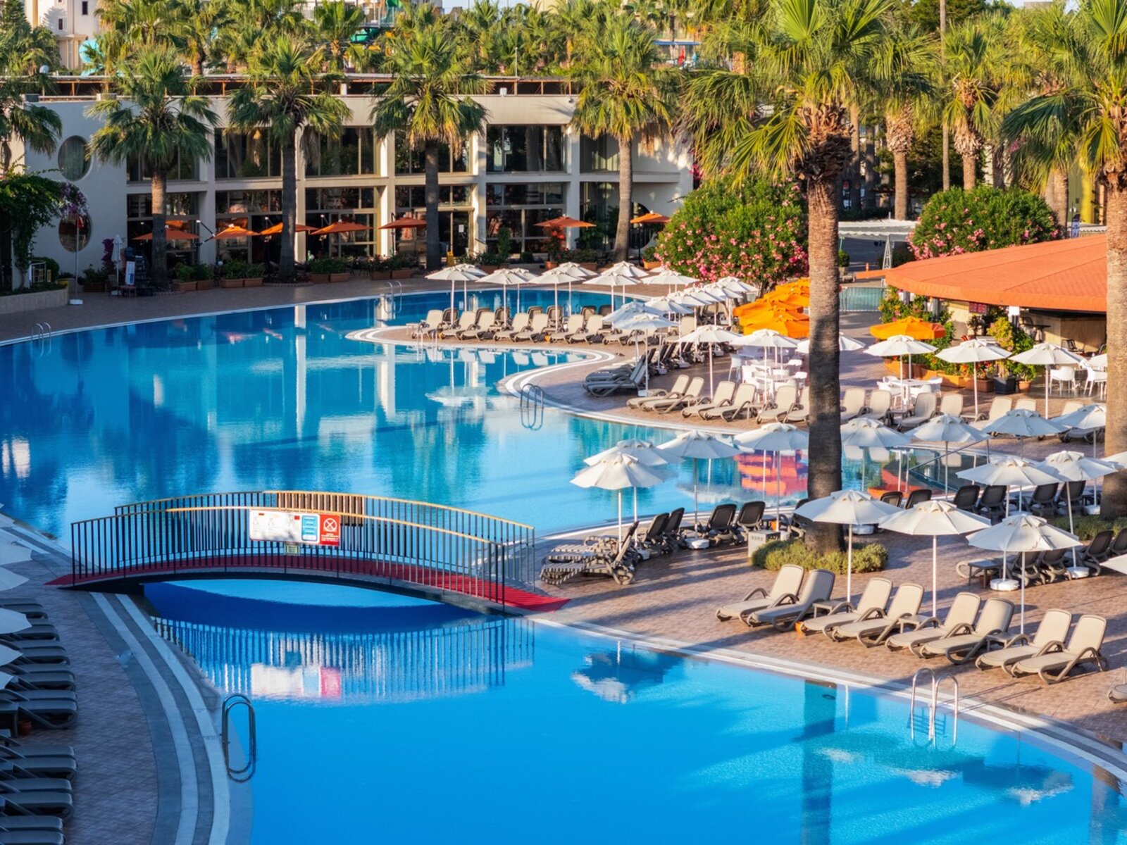 Relax Pool