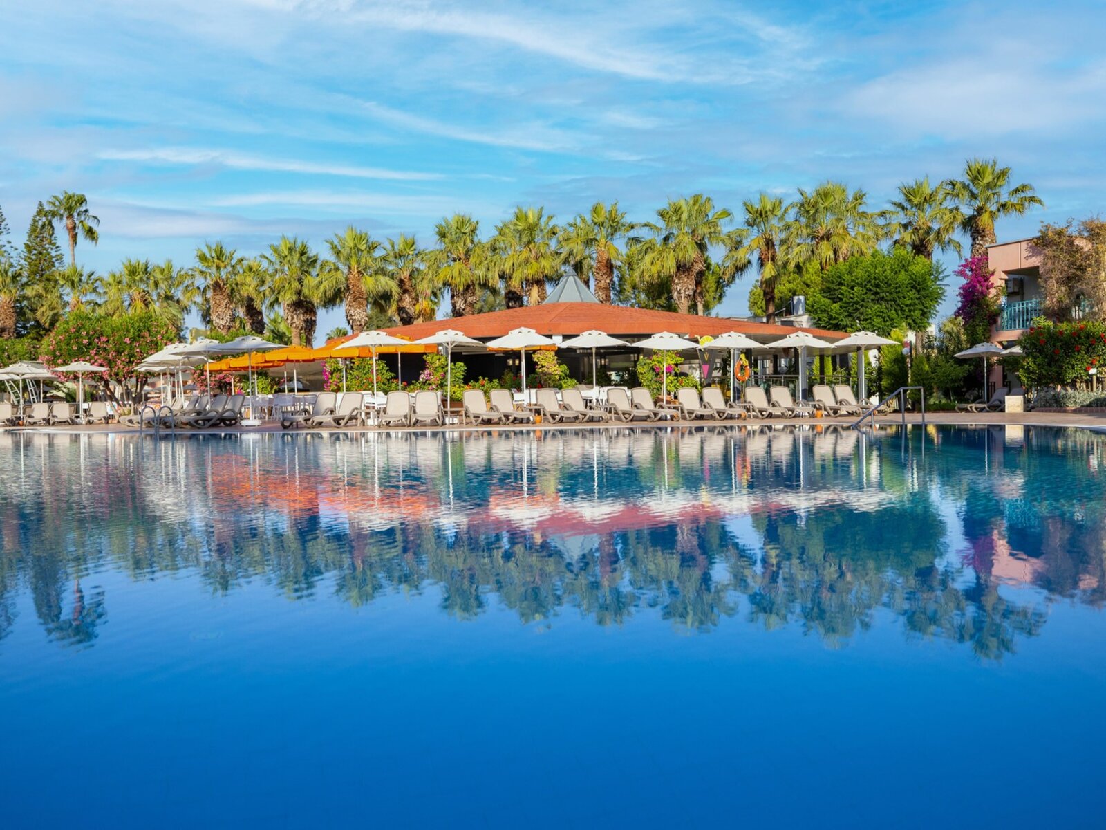 Relax Pool