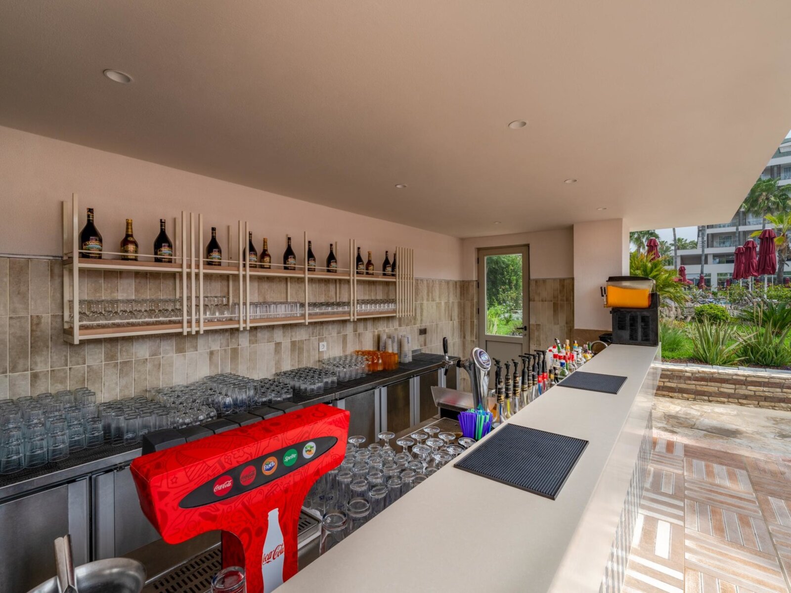 Pool Bar