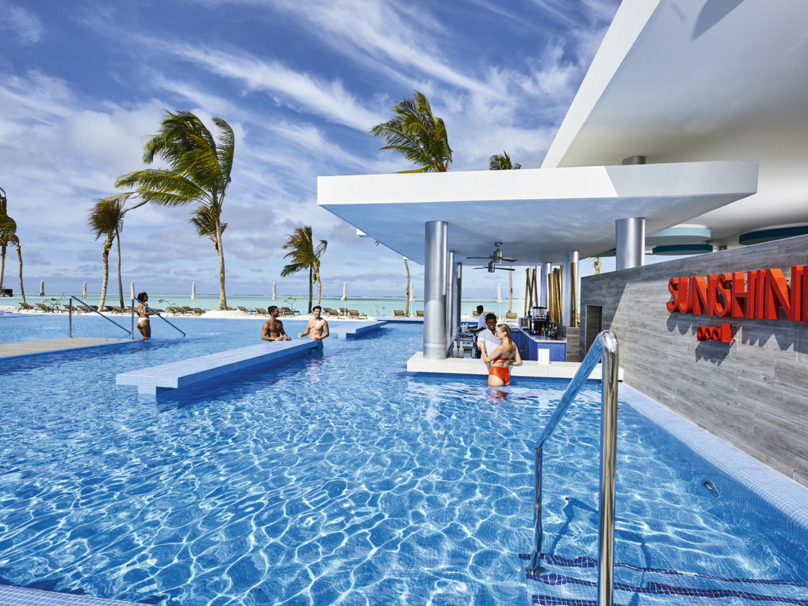 Sunshine & Swim up Bar (Swim up ab 18 J)