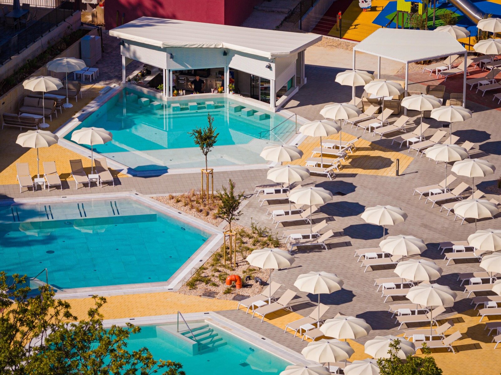 Pool complex