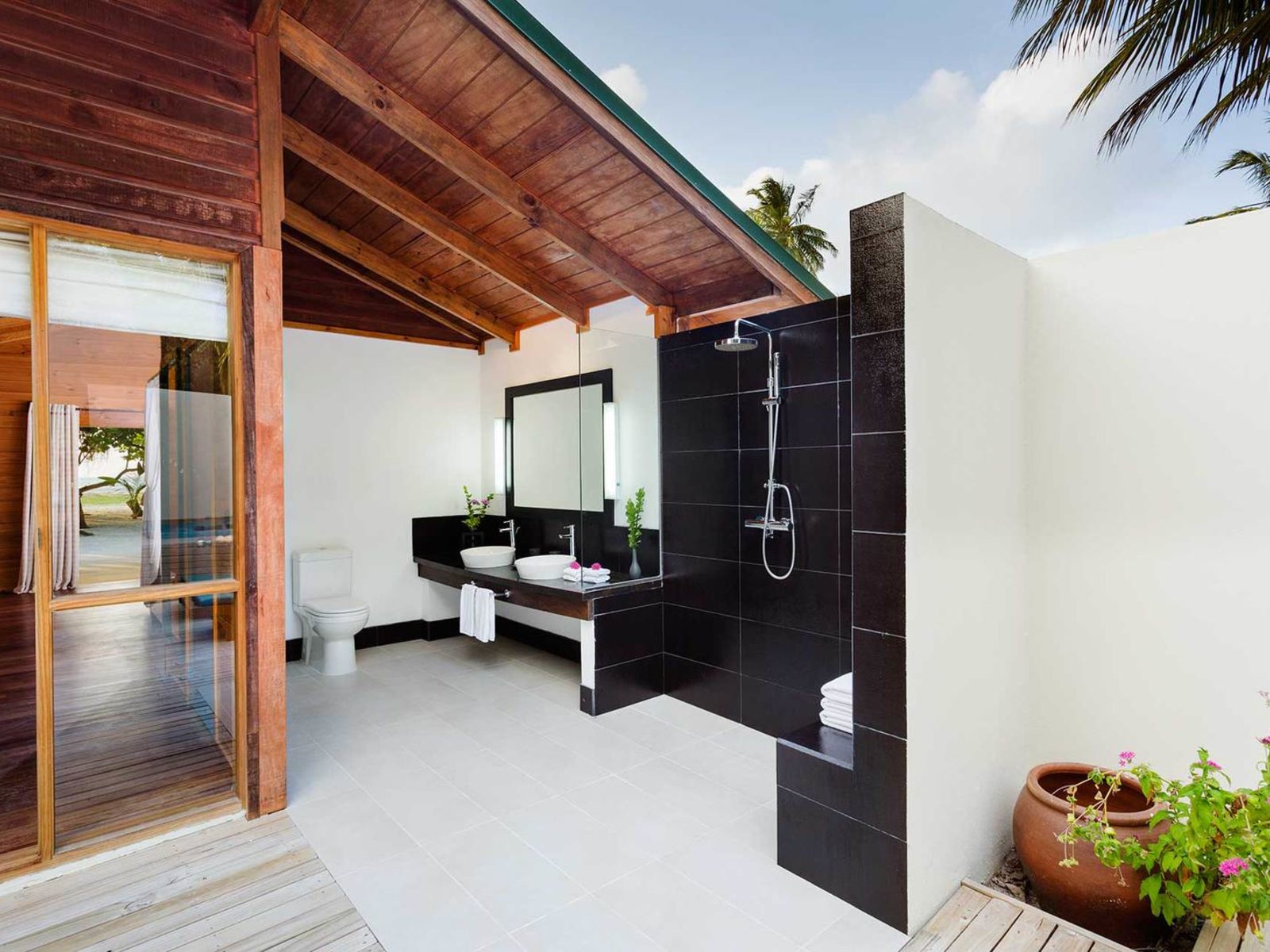 Wohnbeispiel Jacuzzi Beach Villa