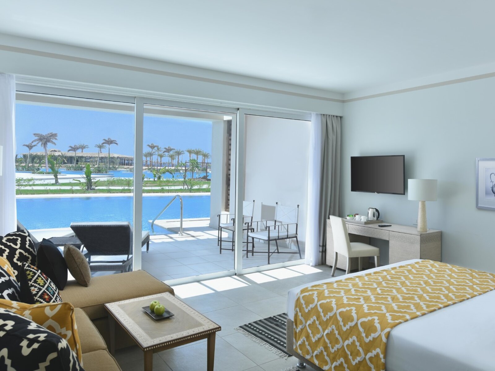 Wohnbeispiel Deluxe Swim UP Pool Room