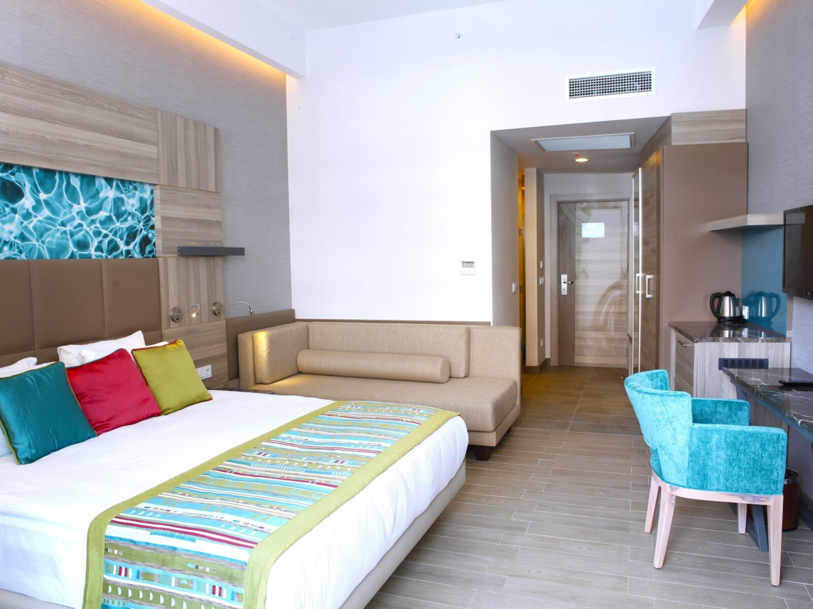 Double Bedroom Swim Up