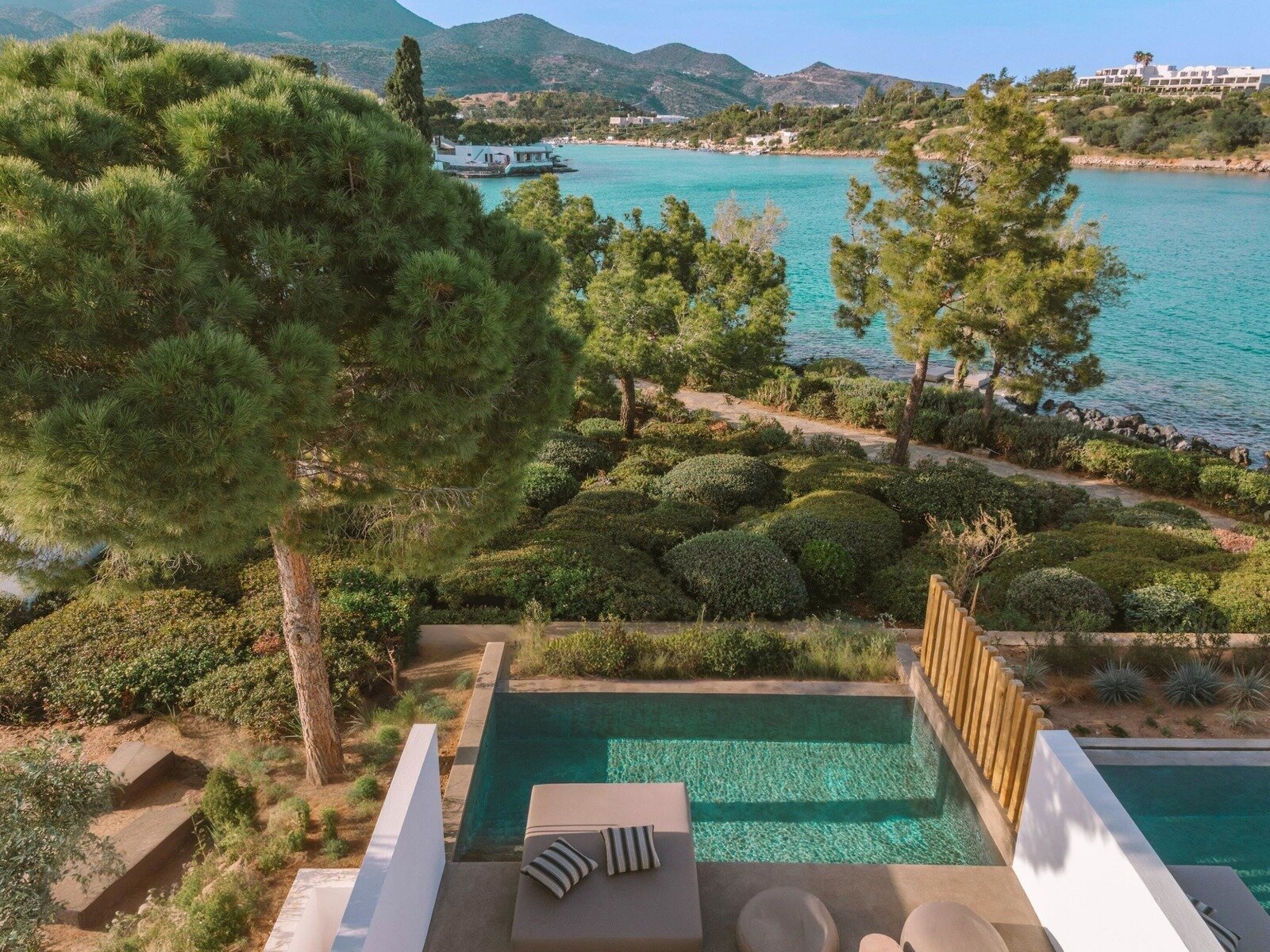 Wohnbeispiel Superior Bungalow sea front with private pool