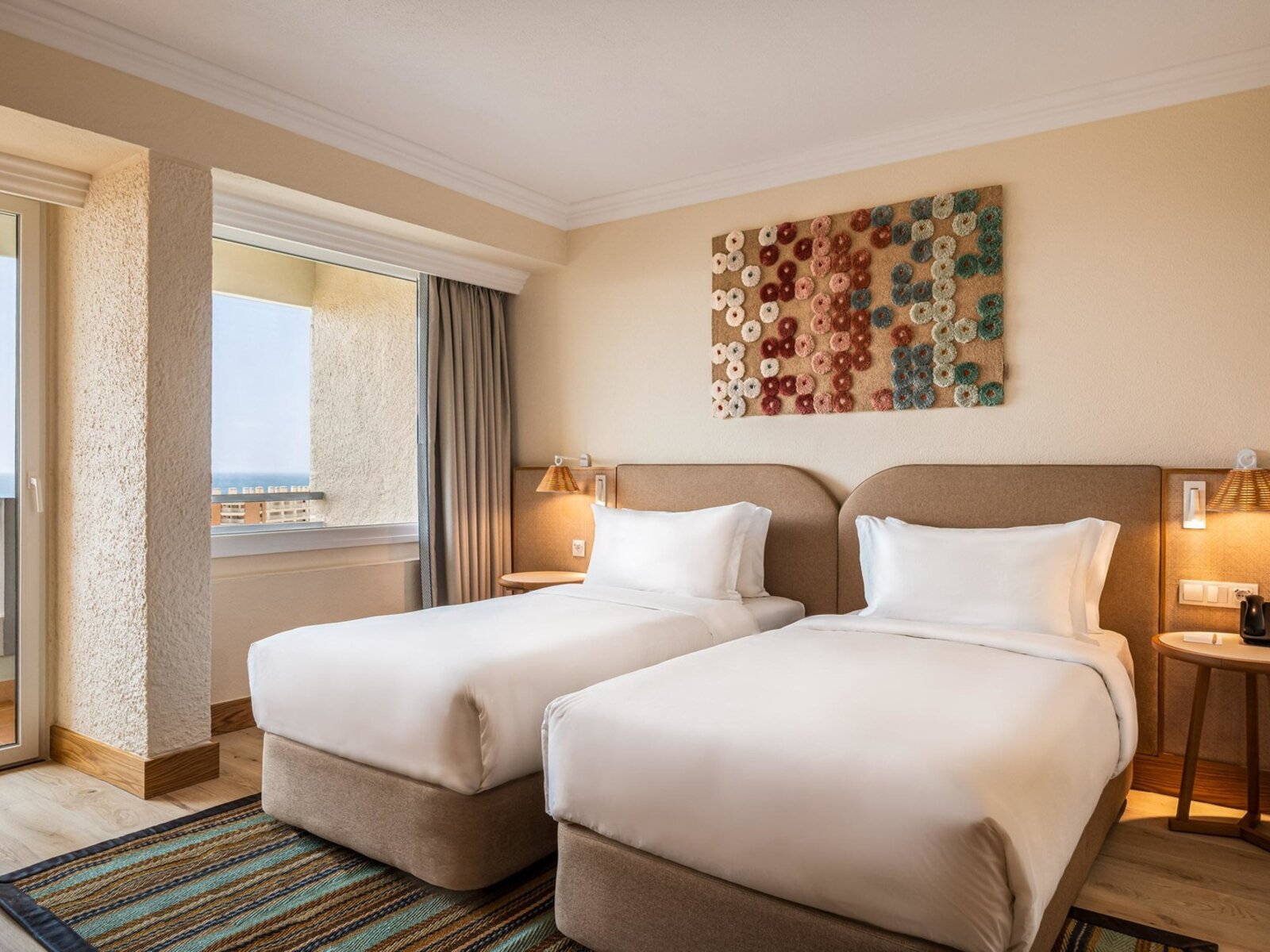 Wohnbeispiel DOUBLE ROOM KING/TWIN BEDS SEA VIEW