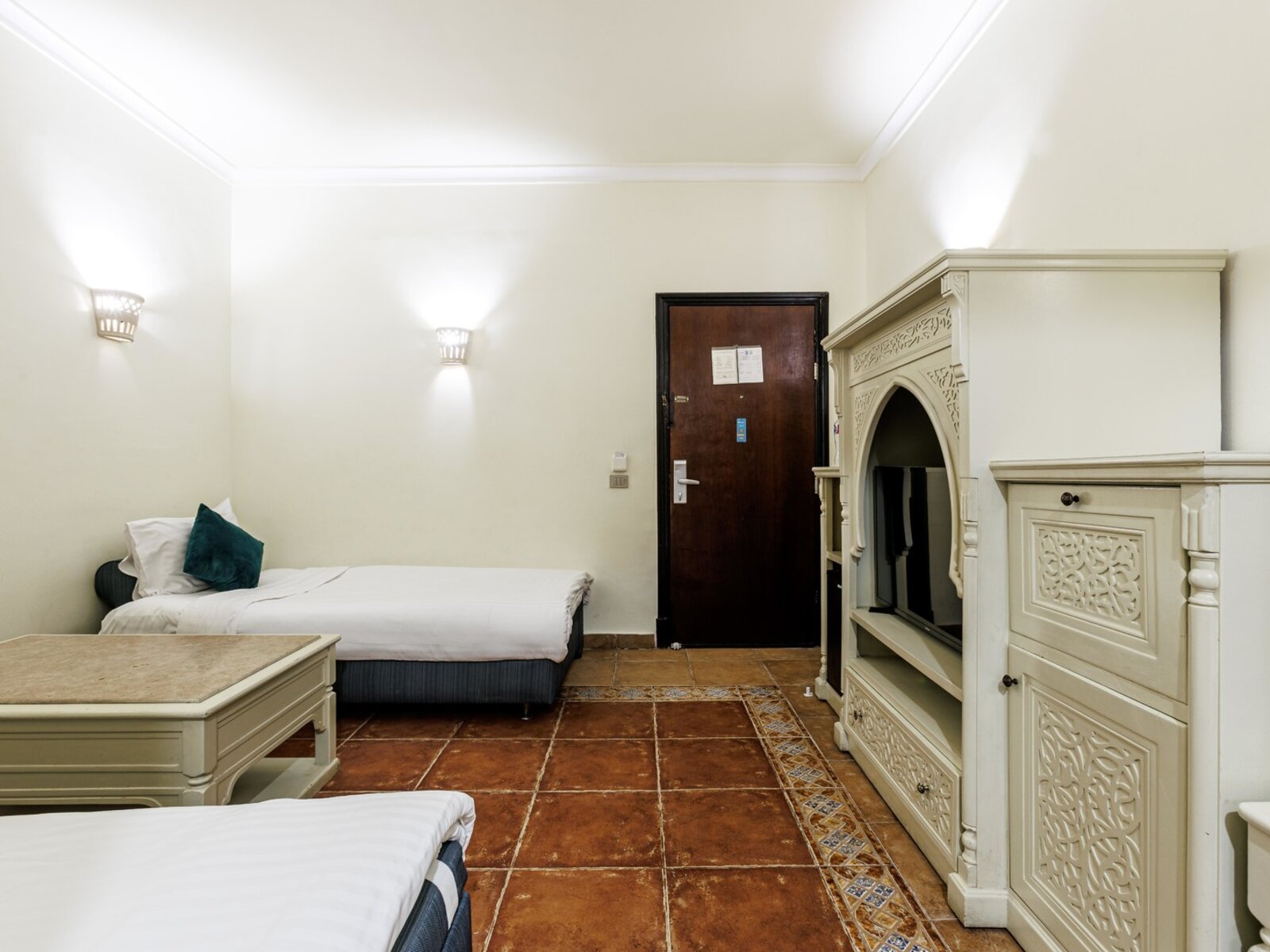 Wohnbeispiel Family Pool View Suite