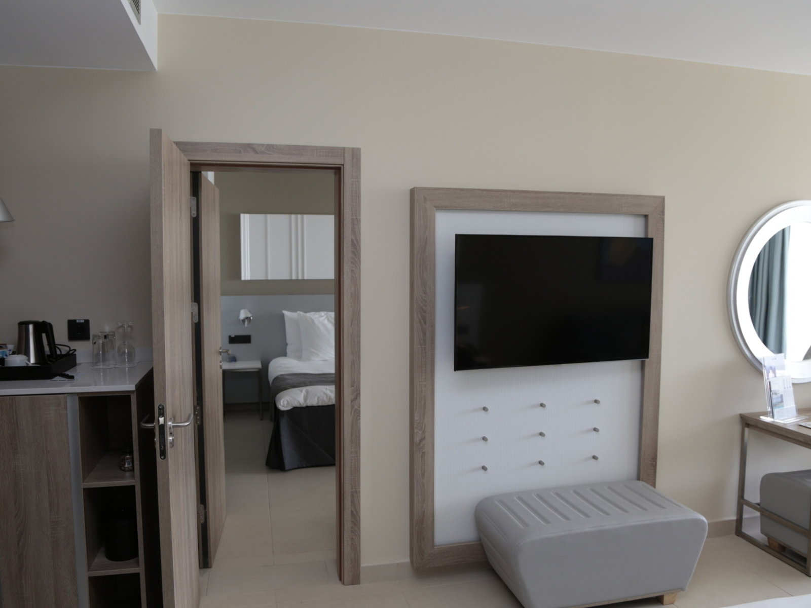Wohnbeispiel Family Room, Pool View