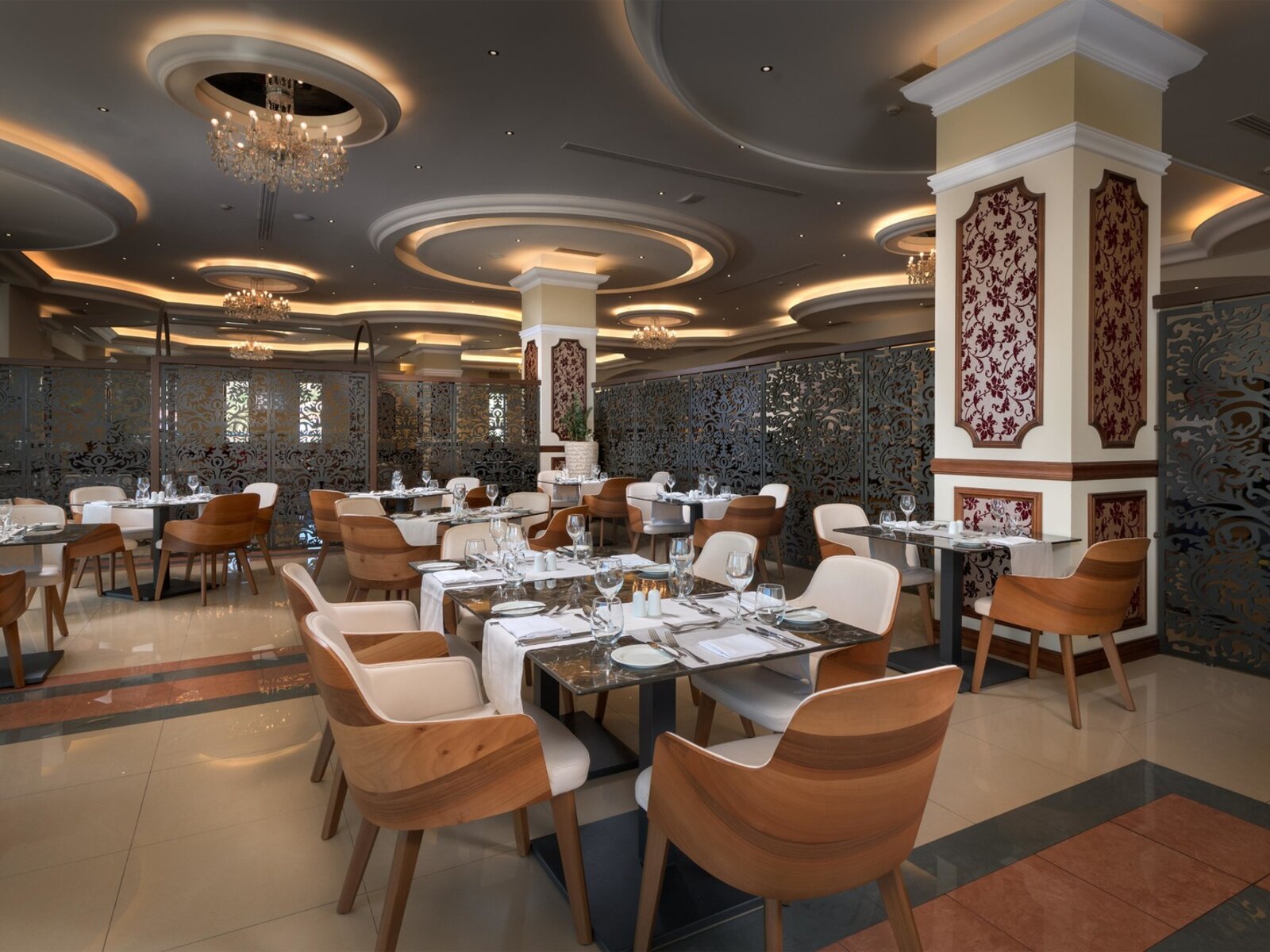 Da Vinci Main Restaurant