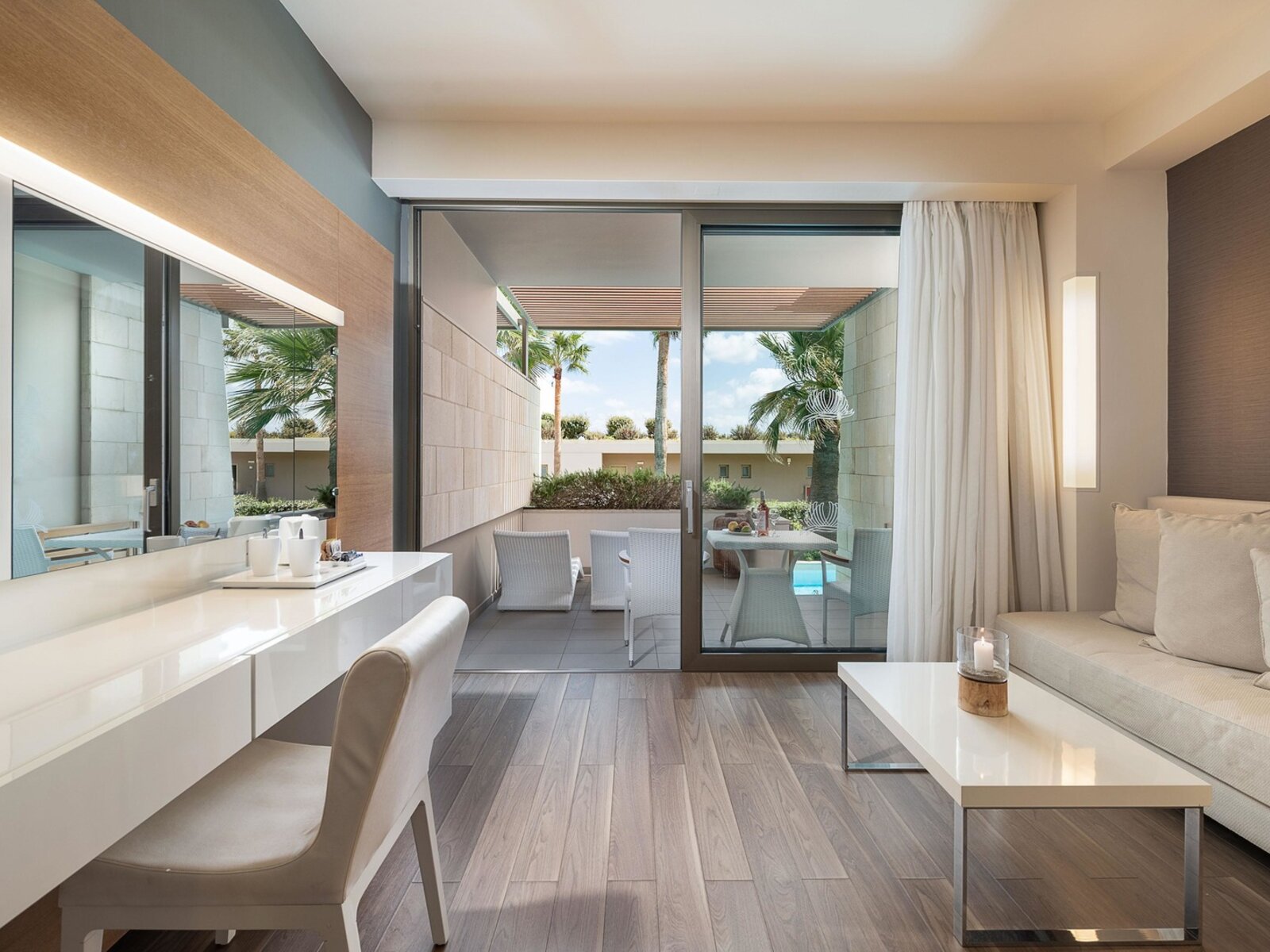 Wohnbeispiel Deluxe room Sharing pool