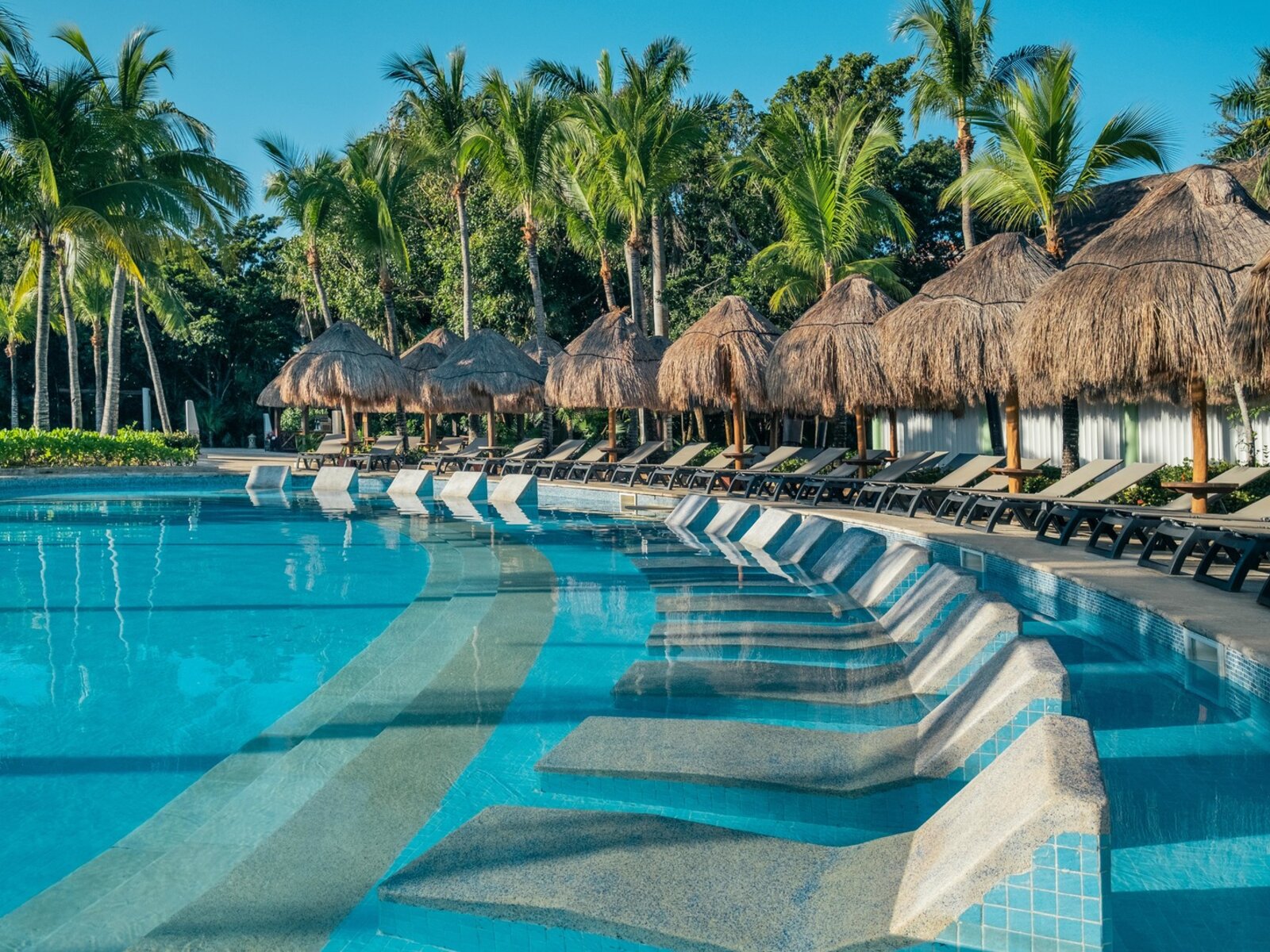 ACTIVITIES POOL