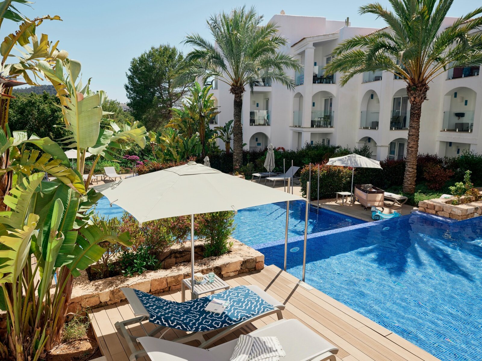 Wohnbeispiel Swim-up family room