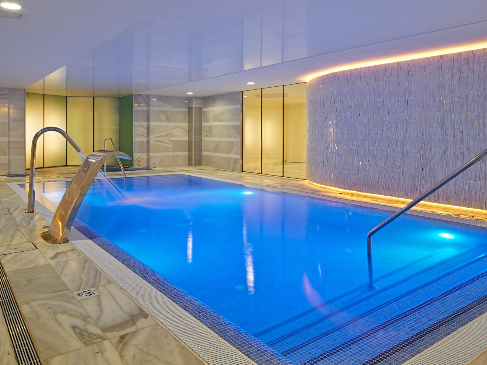 Piscina interior