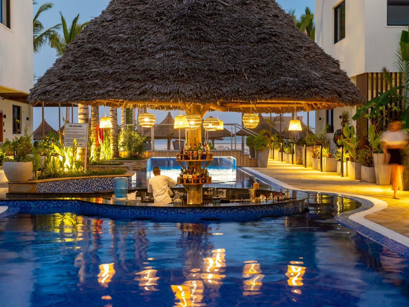 Maji Pool Bar