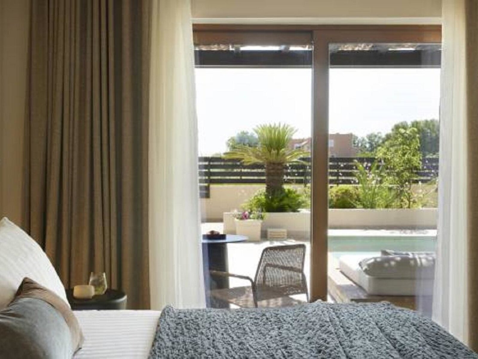 Wohnbeispiel One Bedroom Suite with Private Pool